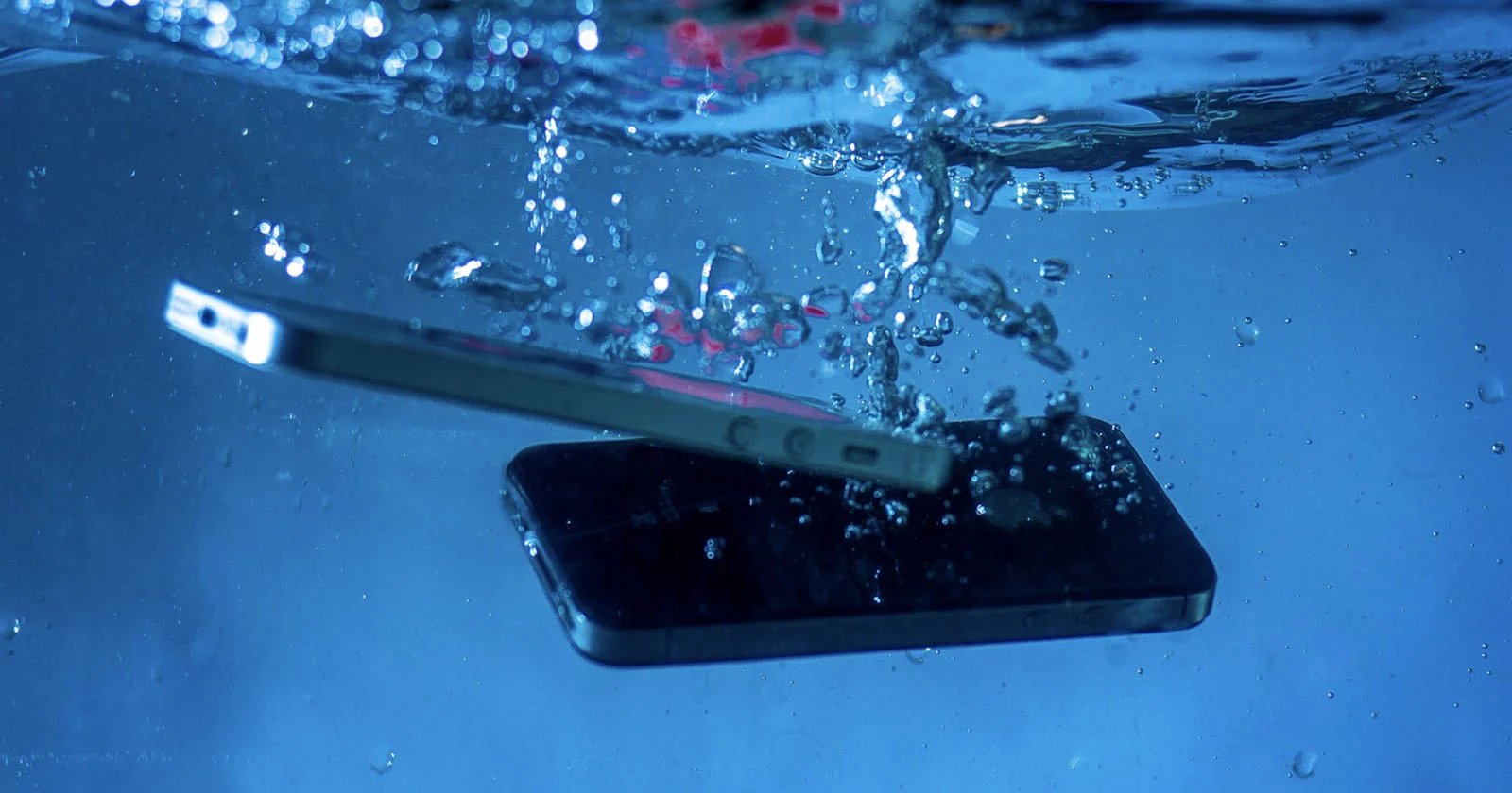 lost-iphone-found-by-disney-employee-still-works-after-being-under-water-for-2-months