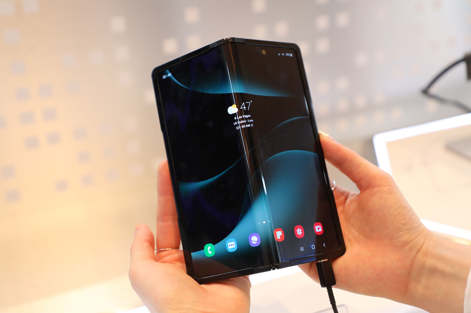 samsung-shows-off-slidable-multi-rollable-phone-prototypes