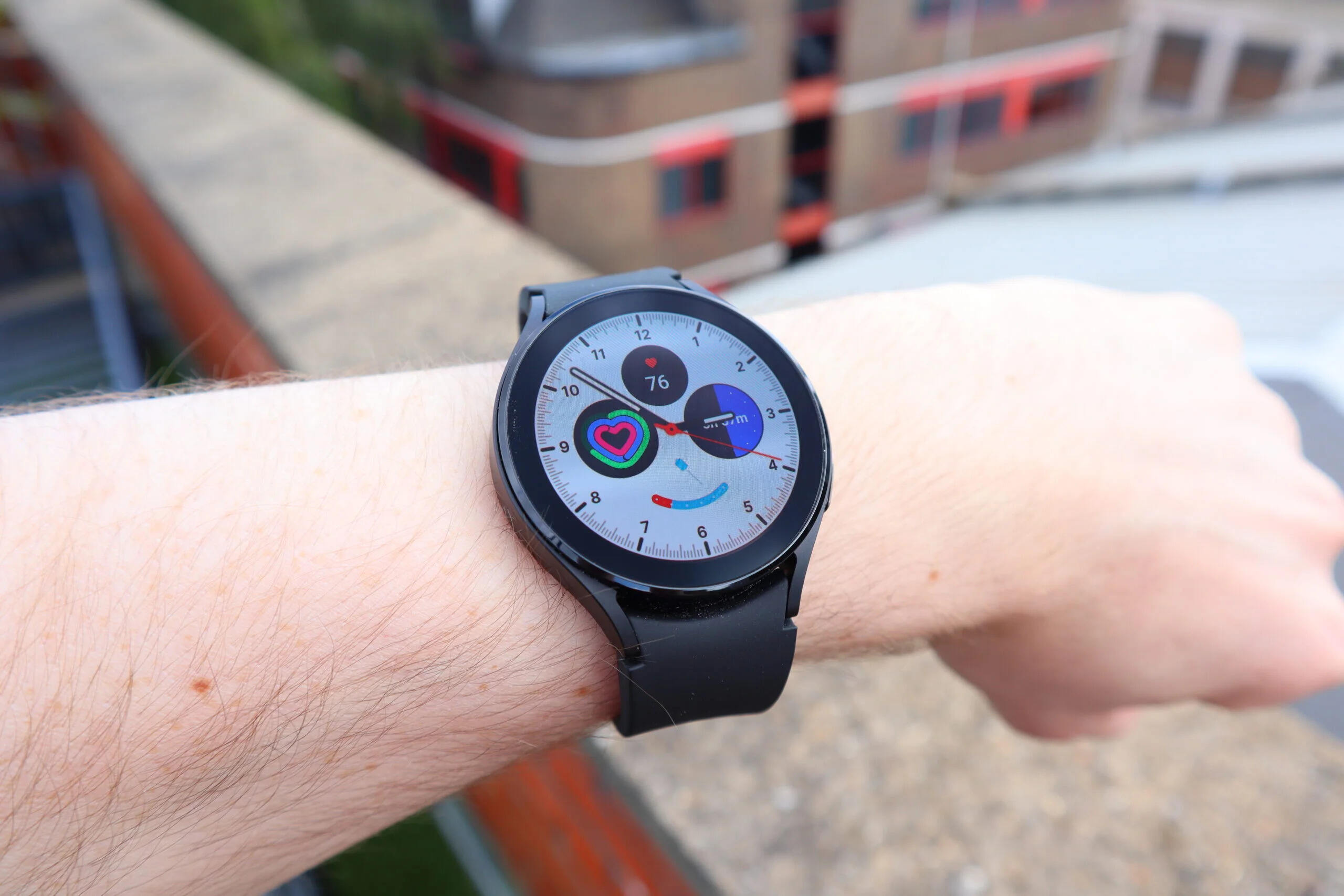 the-best-samsung-galaxy-watch-faces-to-refresh-your-watch