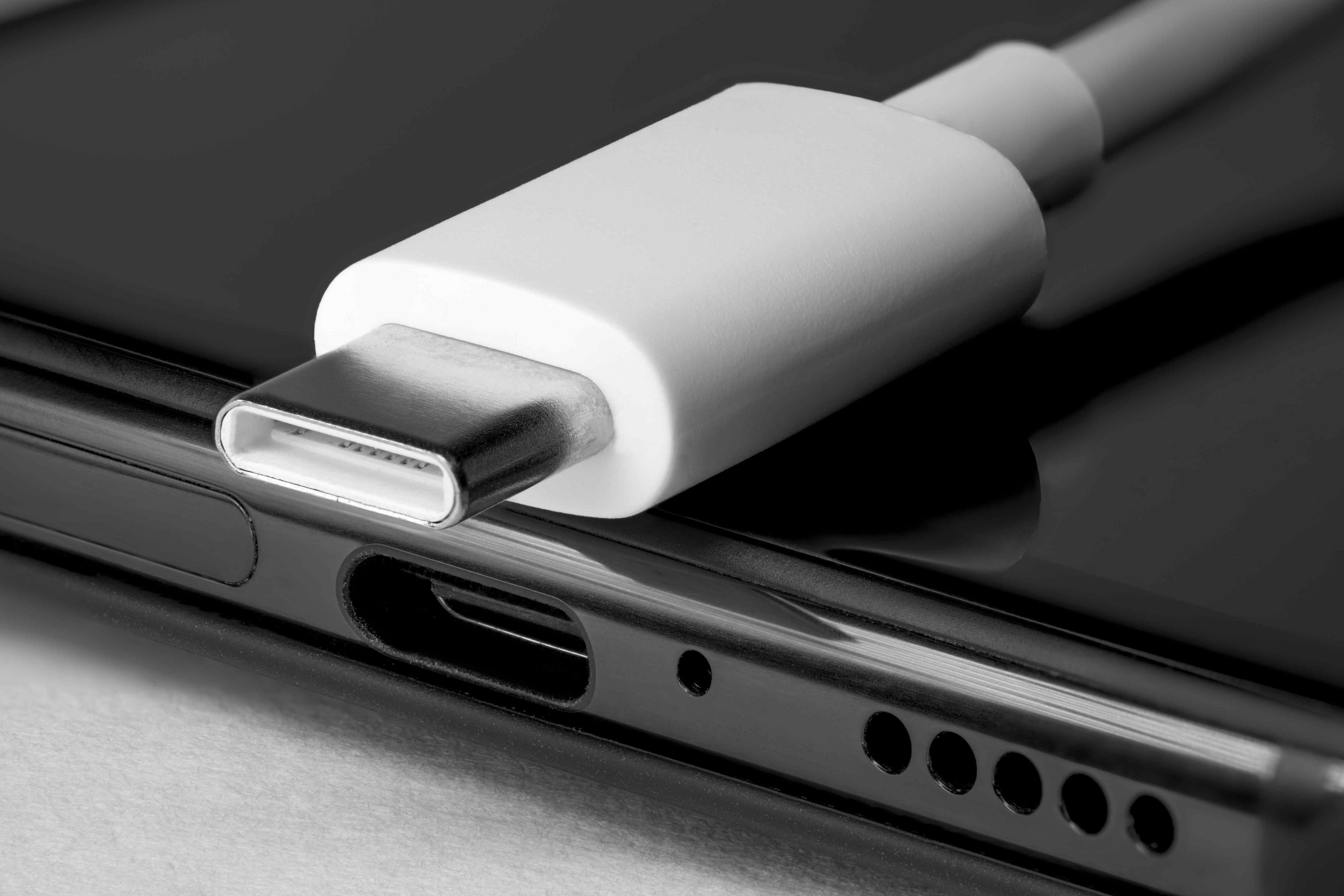 usb-c-vs-thunderbolt-whats-the-difference-2023