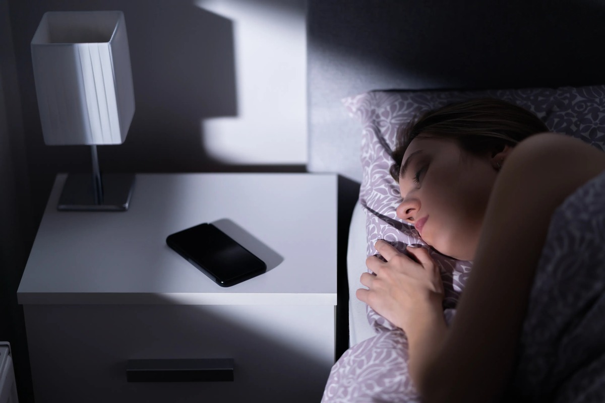 use-your-iphone-to-improve-your-sleep-2023