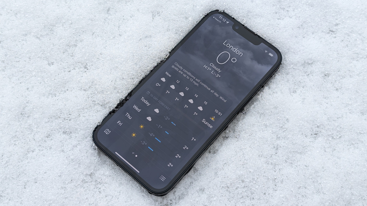 winter-survival-guide-for-iphone-lovers