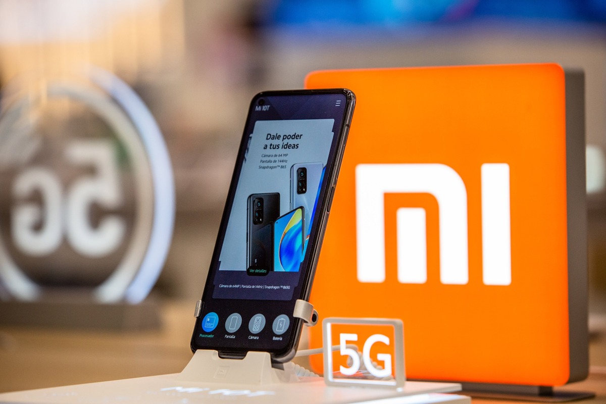 xiaomi-overtakes-apple-to-become-the-second-largest-phone-maker-in-the-world