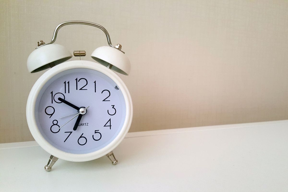 13 Incredible Small Battery-Operated Clocks For 2024