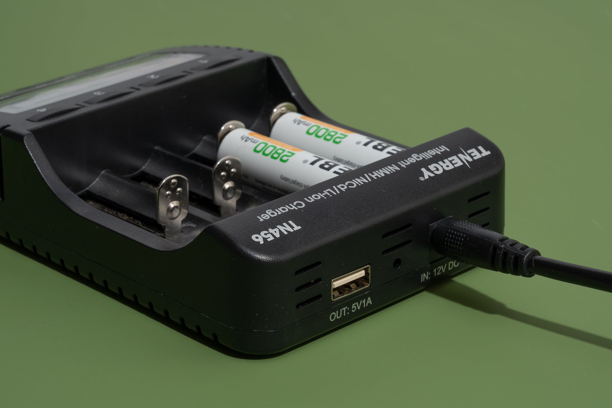 9 Unbelievable Battery Chargers For AAA, AA, C, D Batteries For 2024