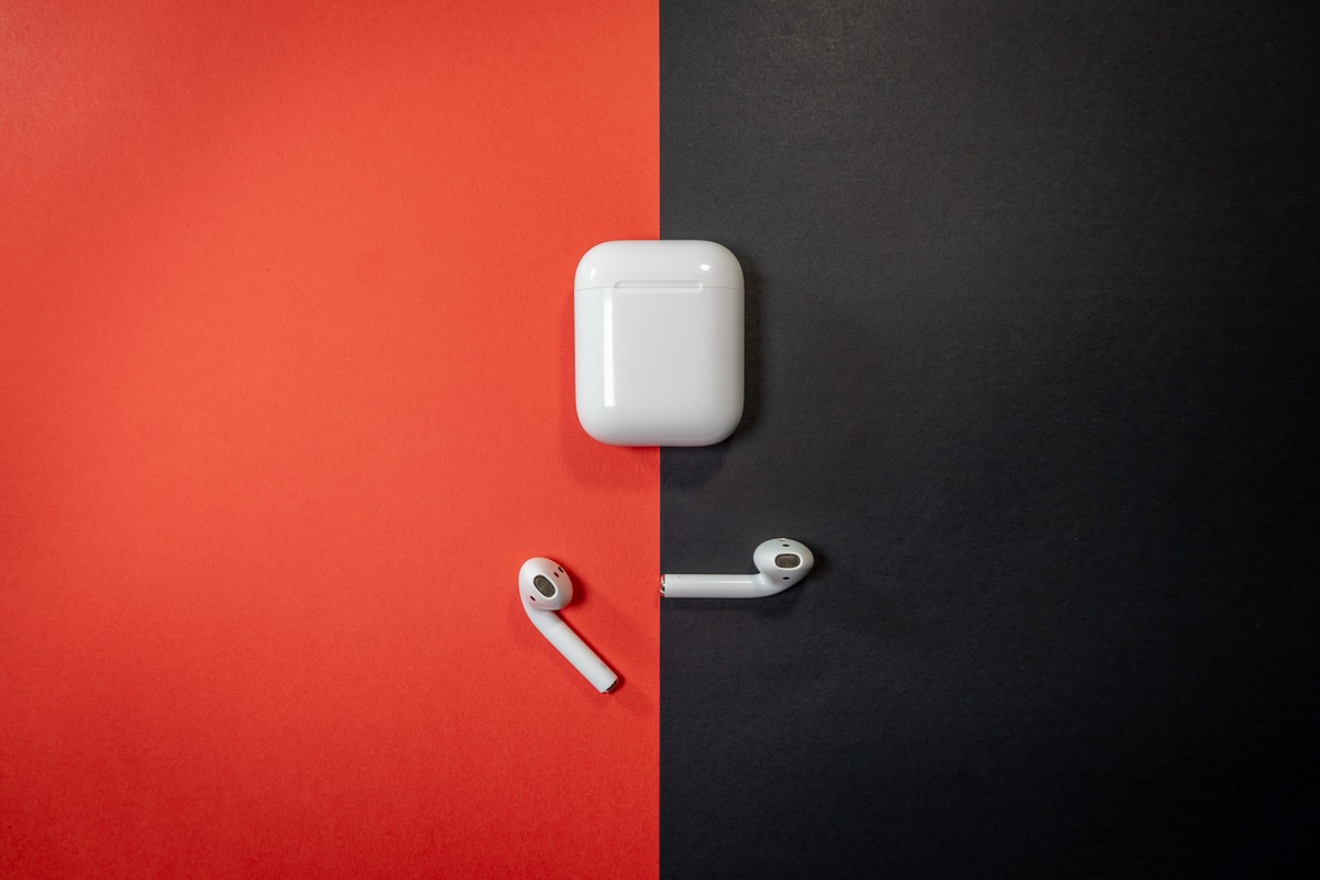 apple-airpods-guide-how-to-connect-set-up-charge-use-airpod-controls