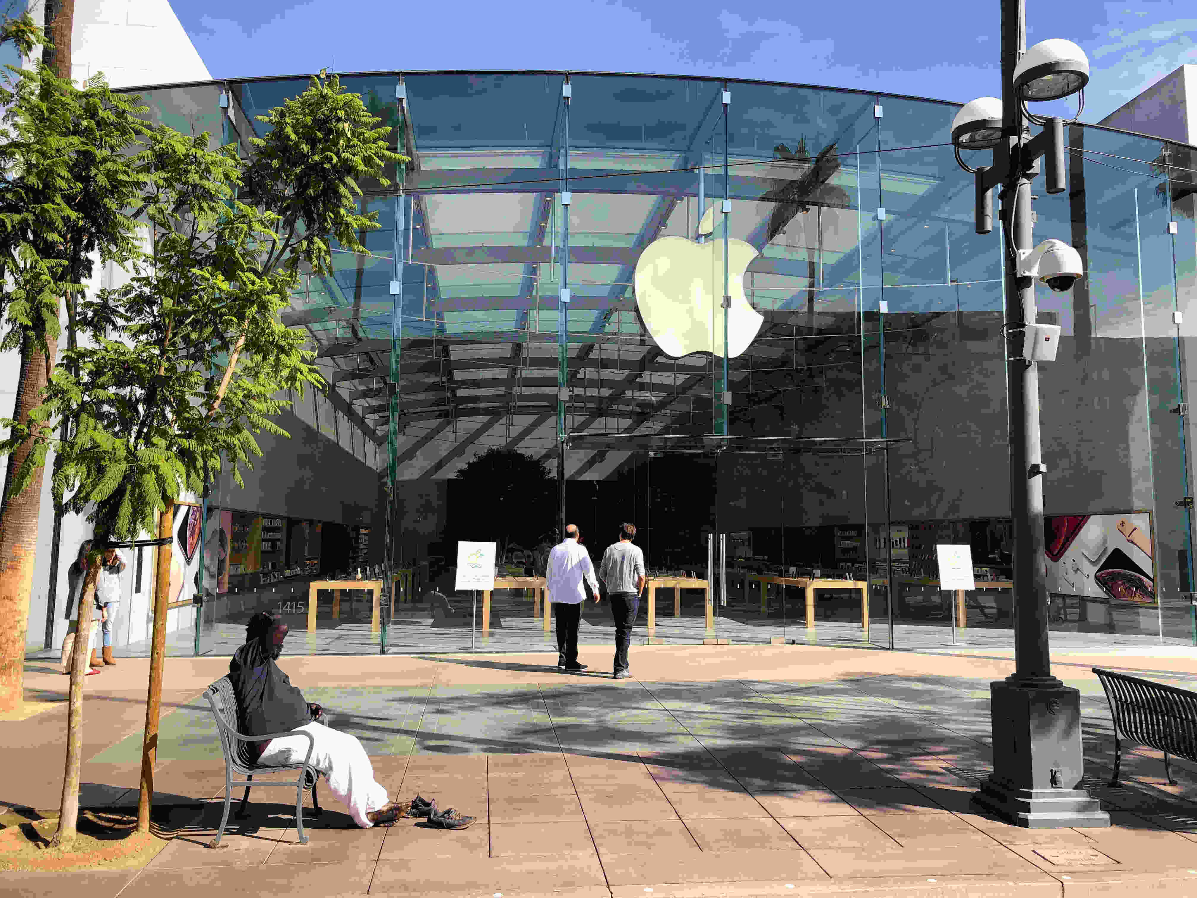 apple-opens-new-online-store-with-discounts-for-vets-and-military