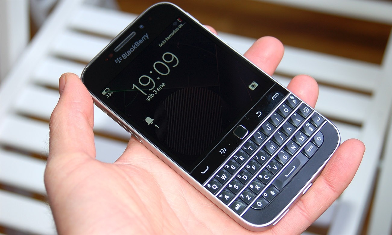 blackberry-will-no-longer-manufacture-the-classic