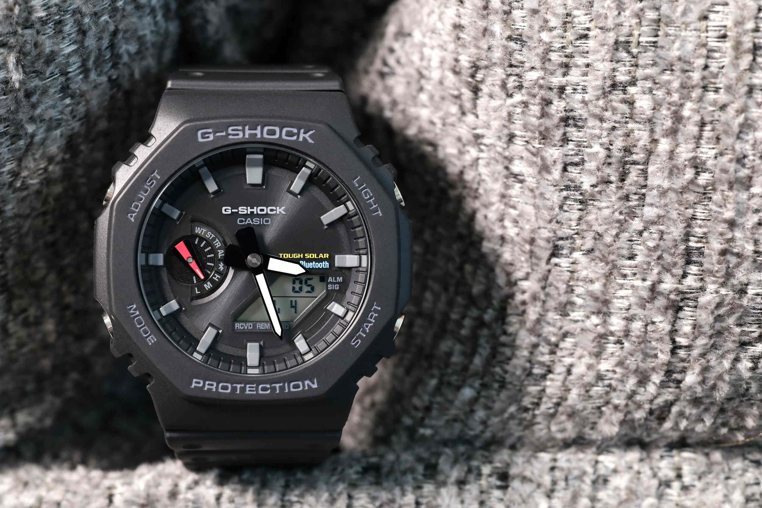 casio-adds-bluetooth-and-solar-to-the-hugely-popular-ga-2100
