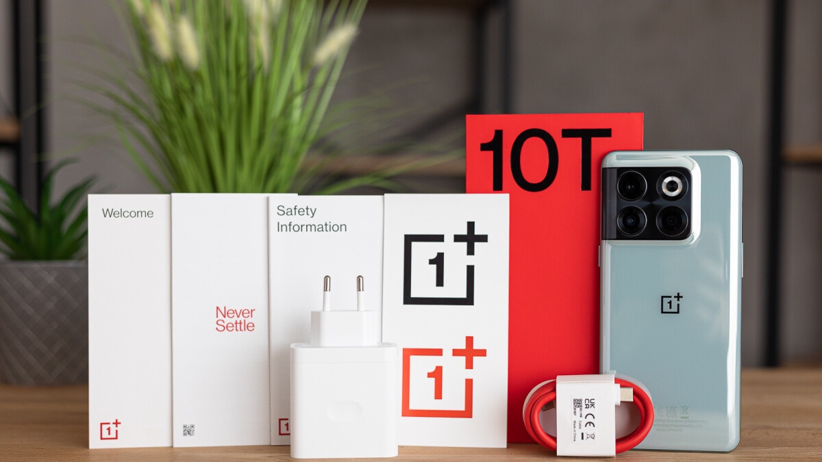 does-the-oneplus-10t-come-with-a-charger-whats-in-the-box