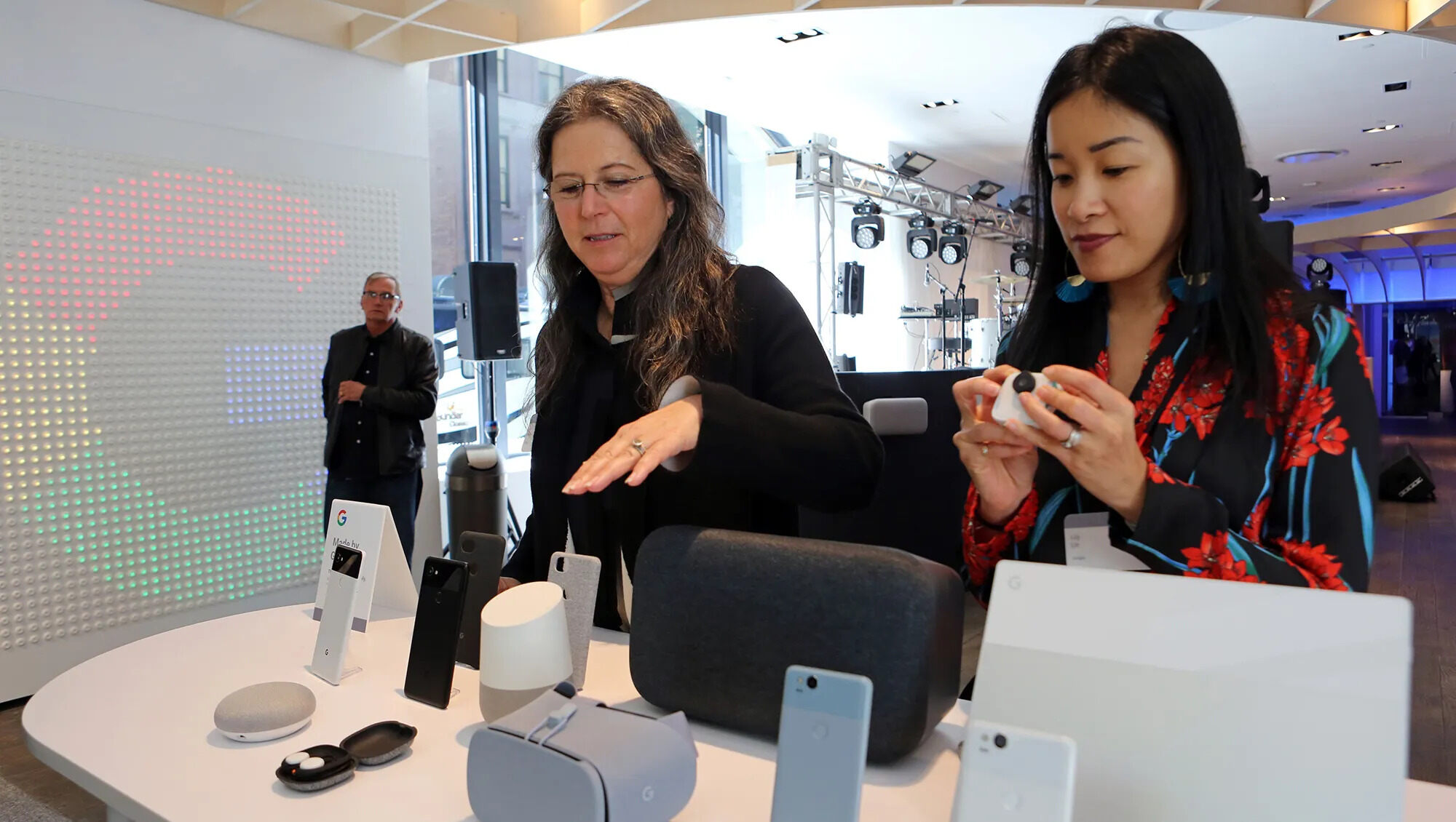 googles-pop-up-stores-in-new-york-and-los-angeles-are-now-open