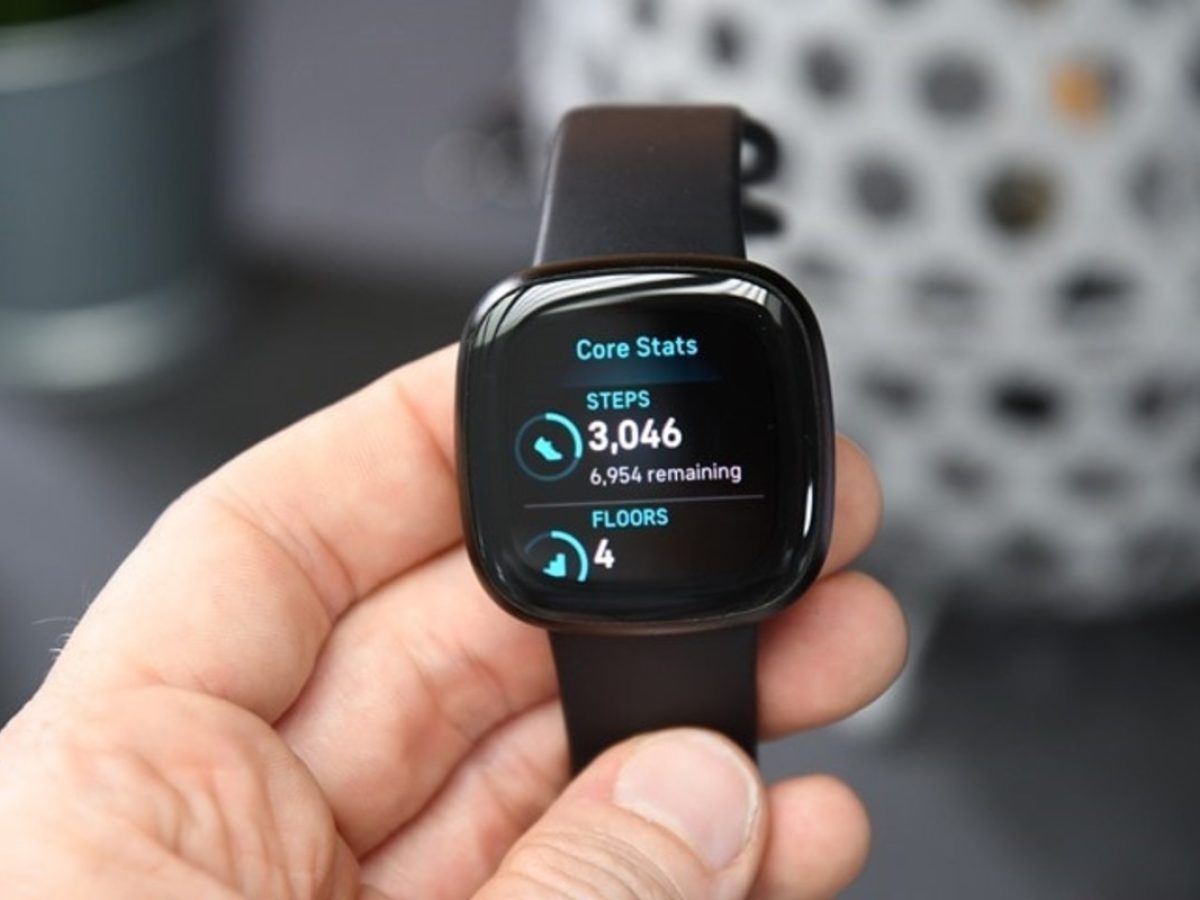 Can you answer texts online on fitbit versa 3