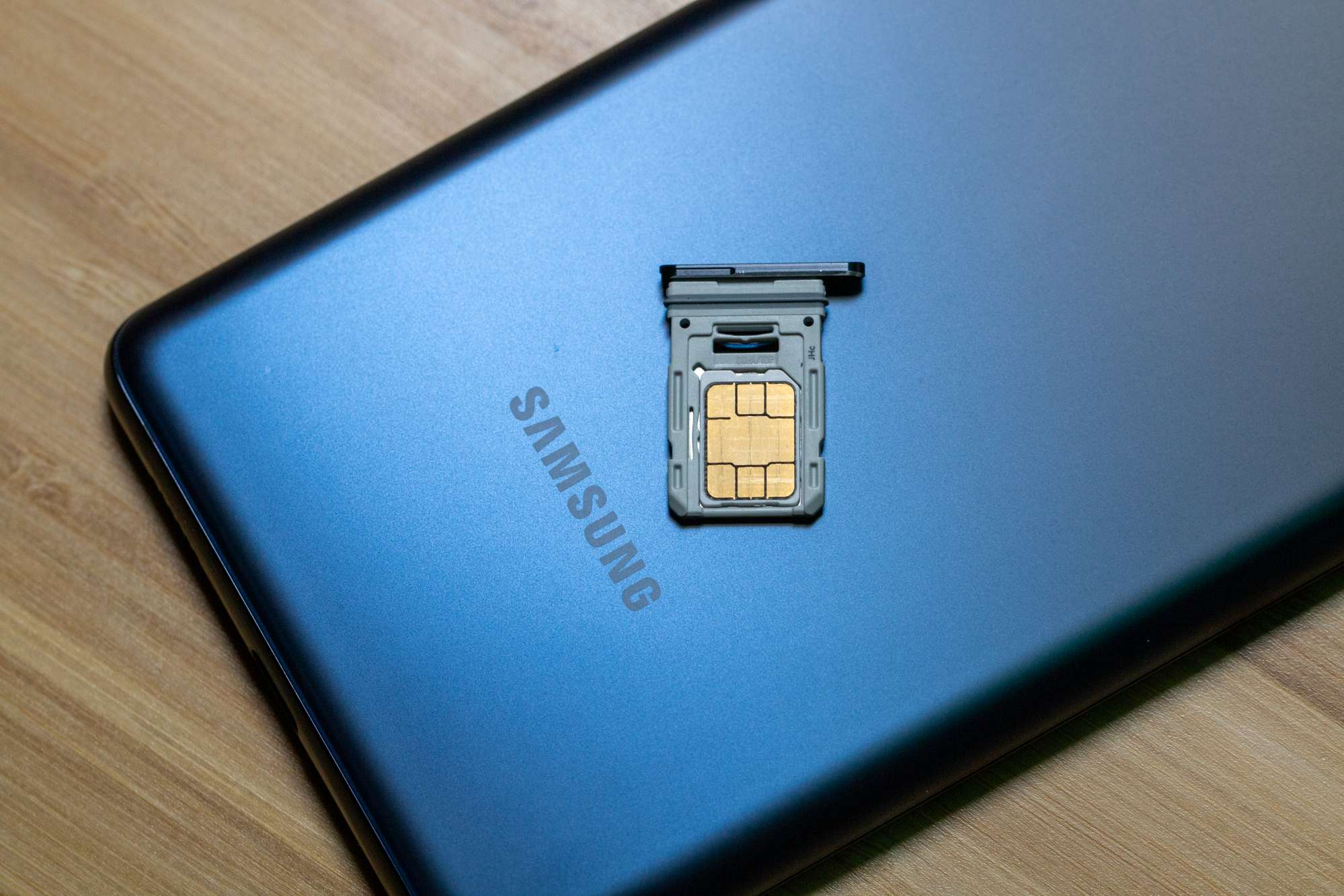 how-do-you-get-sim-card-out-of-samsung-phone