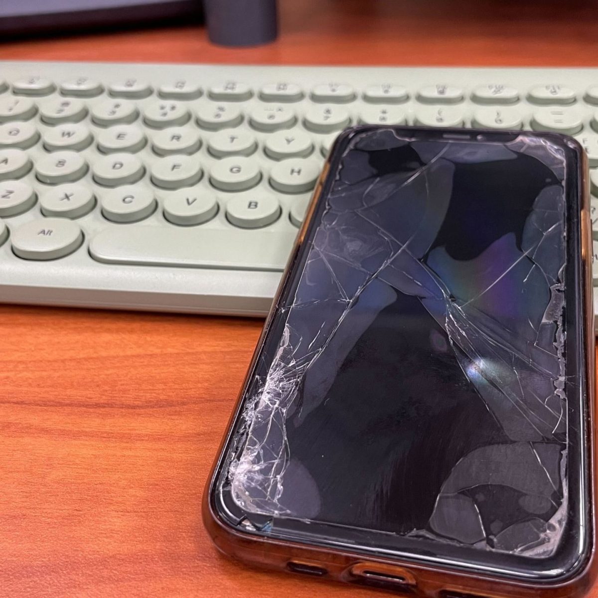 How To Fix A Cracked iPhone Or iPad Screen