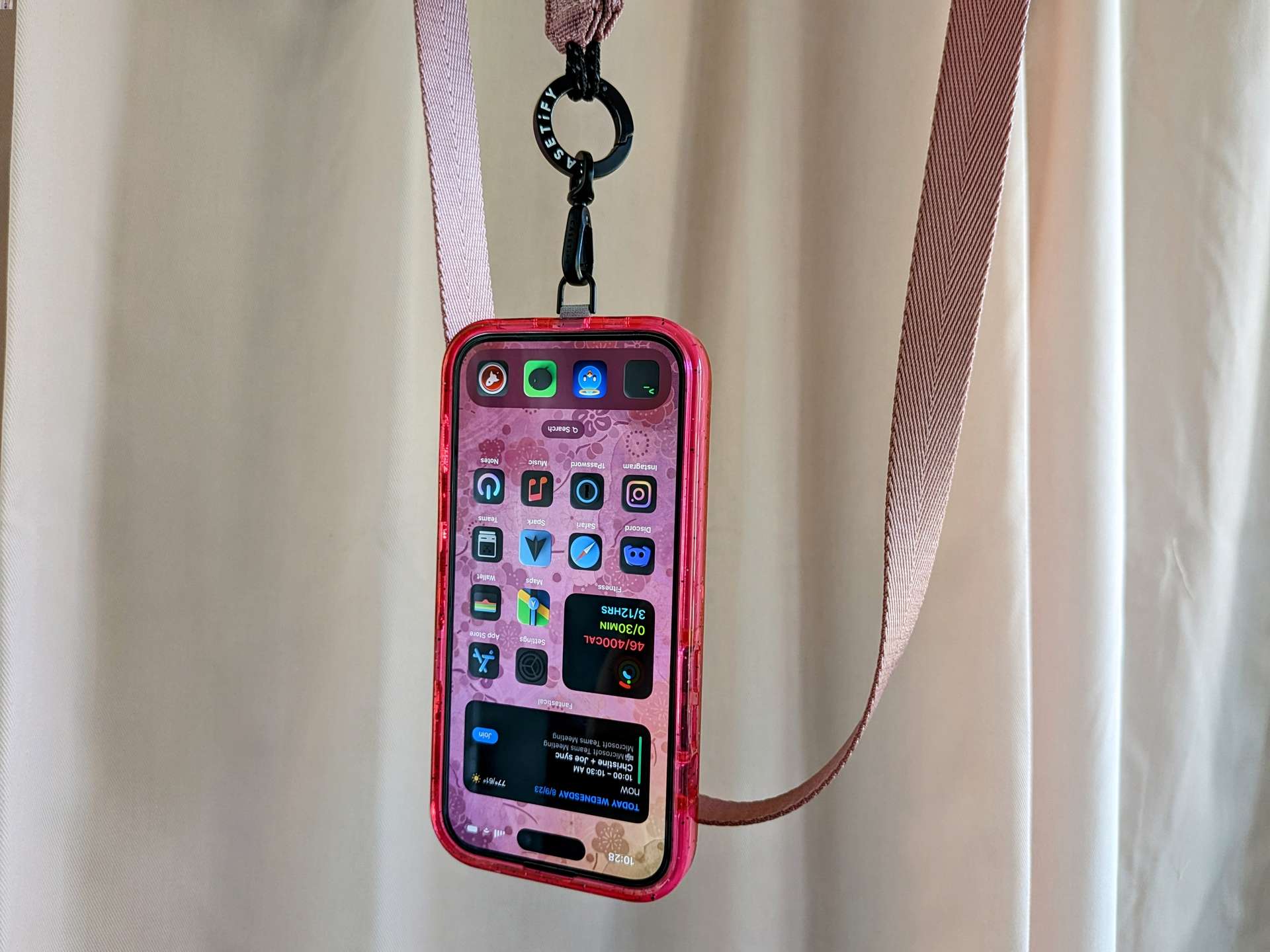 how-to-attach-lanyard-to-phone-case