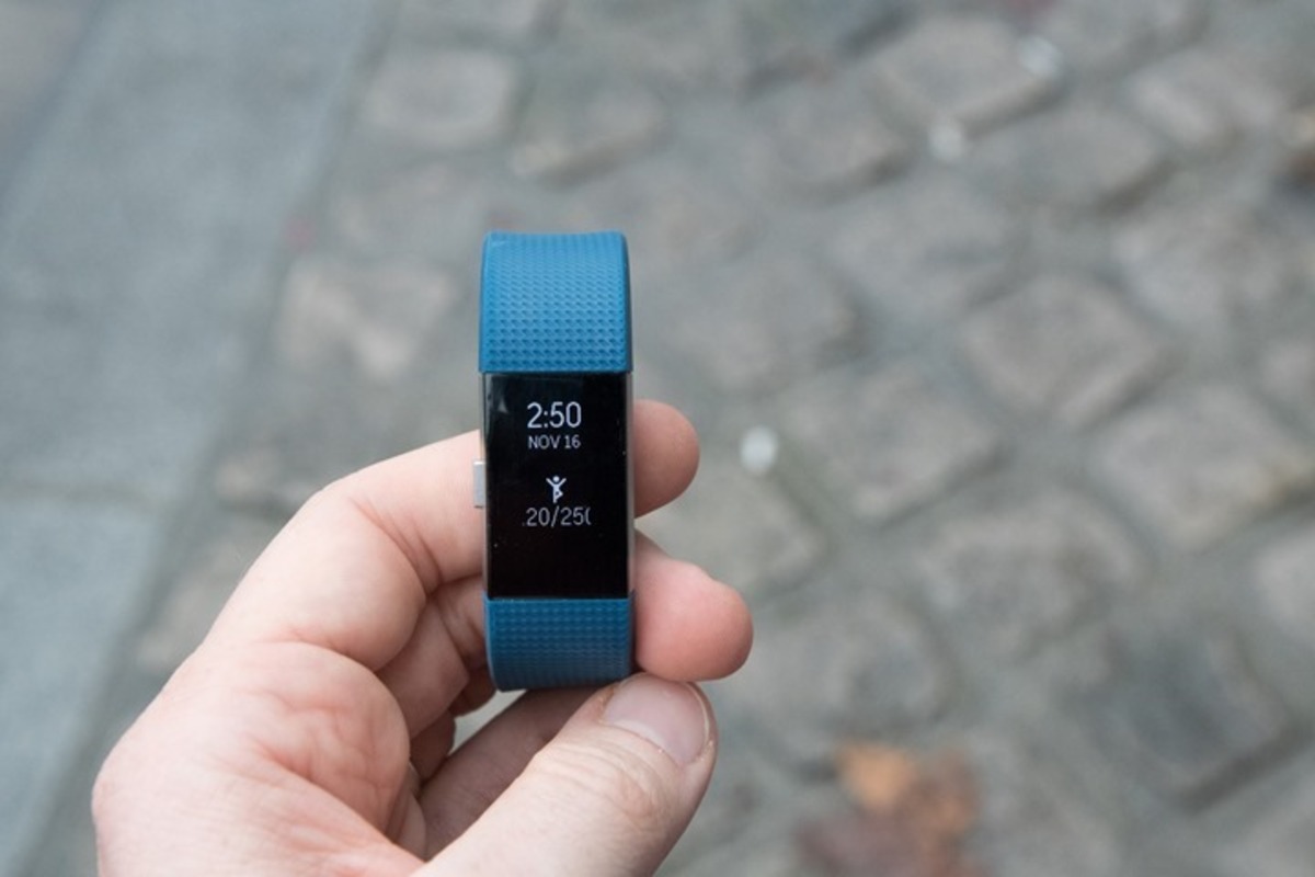 how-to-change-the-time-on-a-fitbit-charge-2