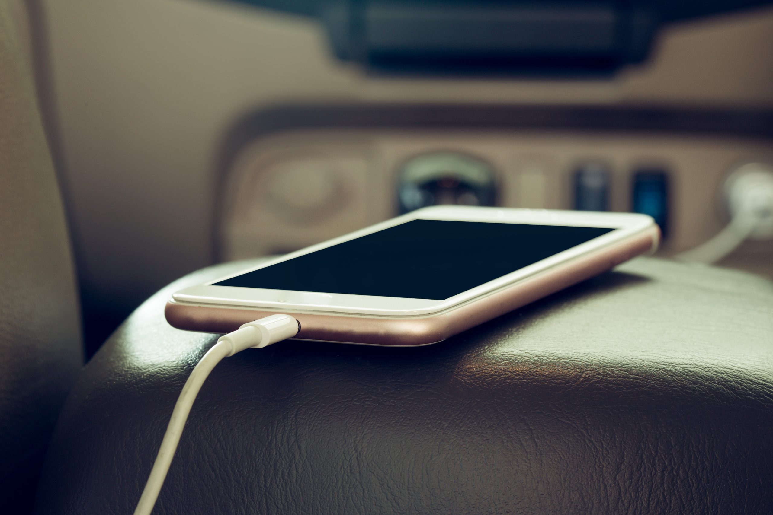 how-to-charge-phone-in-car-without-cigarette-lighter