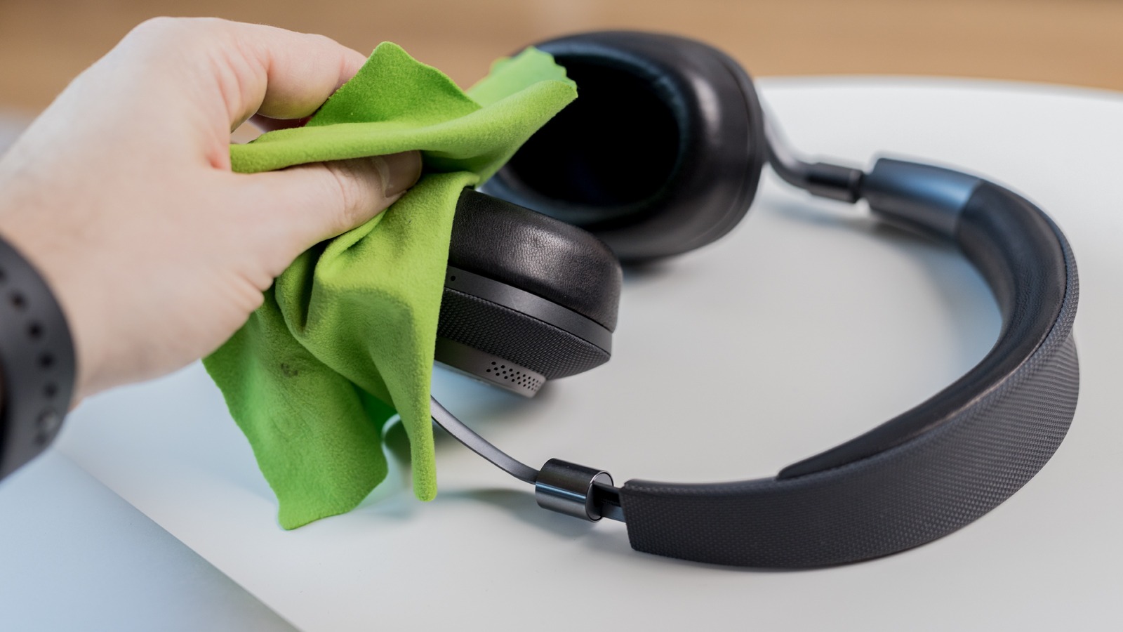 how-to-clean-a-gaming-headset