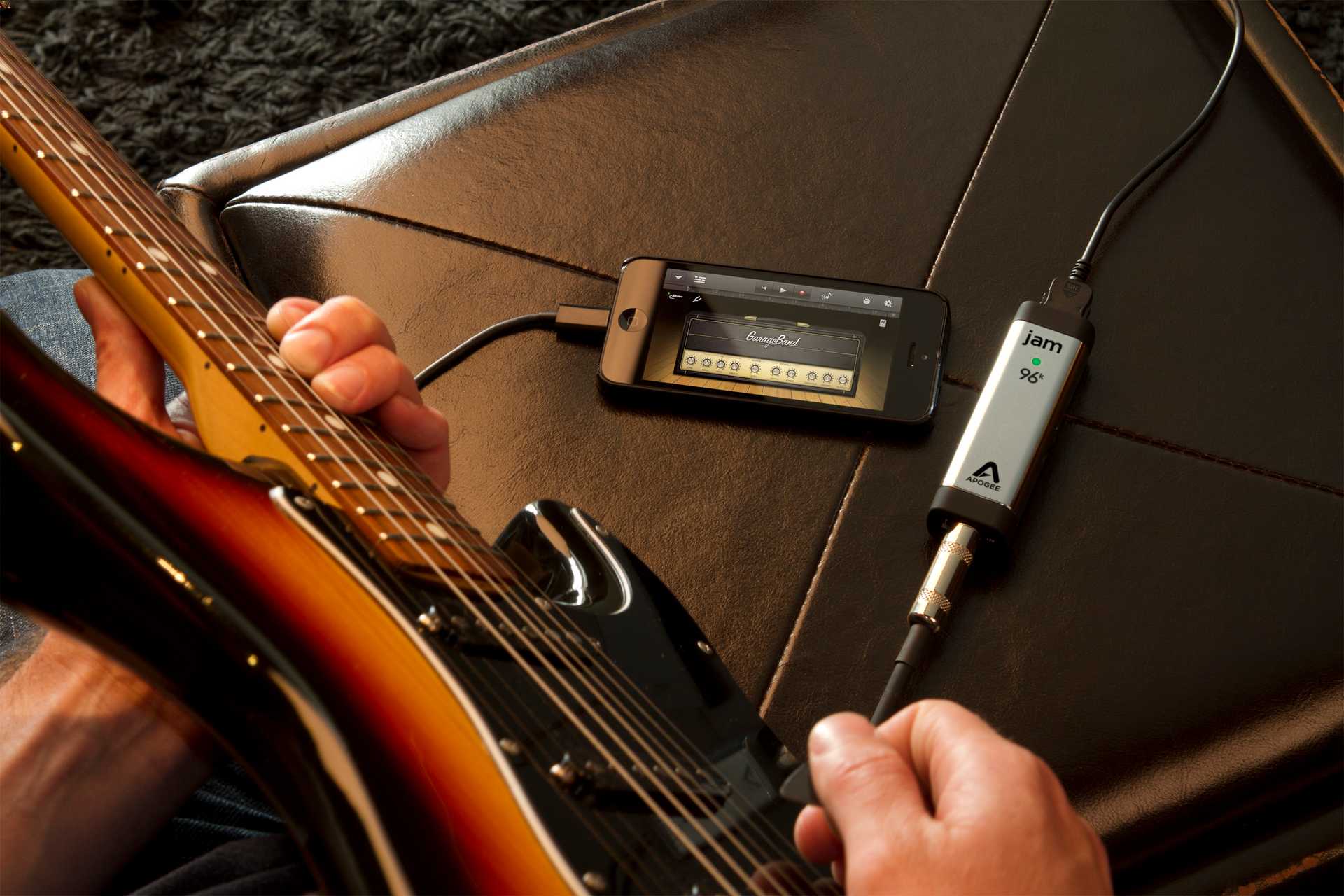 how-to-connect-guitar-to-phone