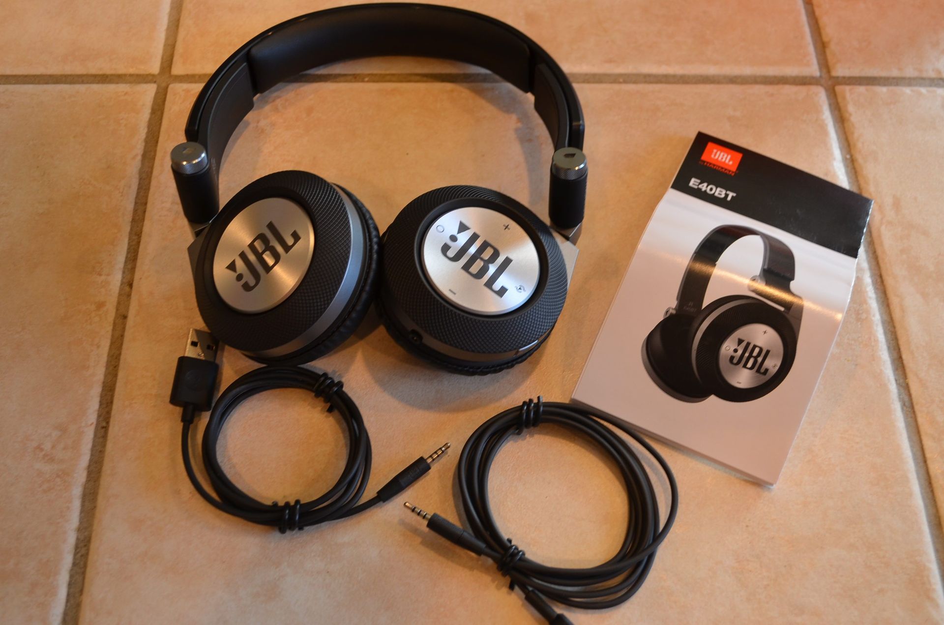how-to-connect-jbl-bluetooth-headphones-to-iphone