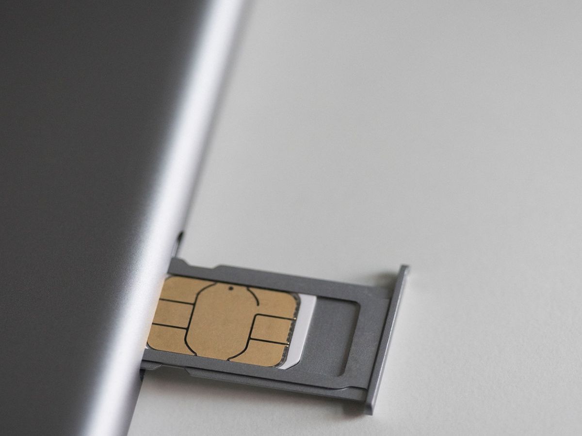how-to-get-an-international-sim-card-for-iphone