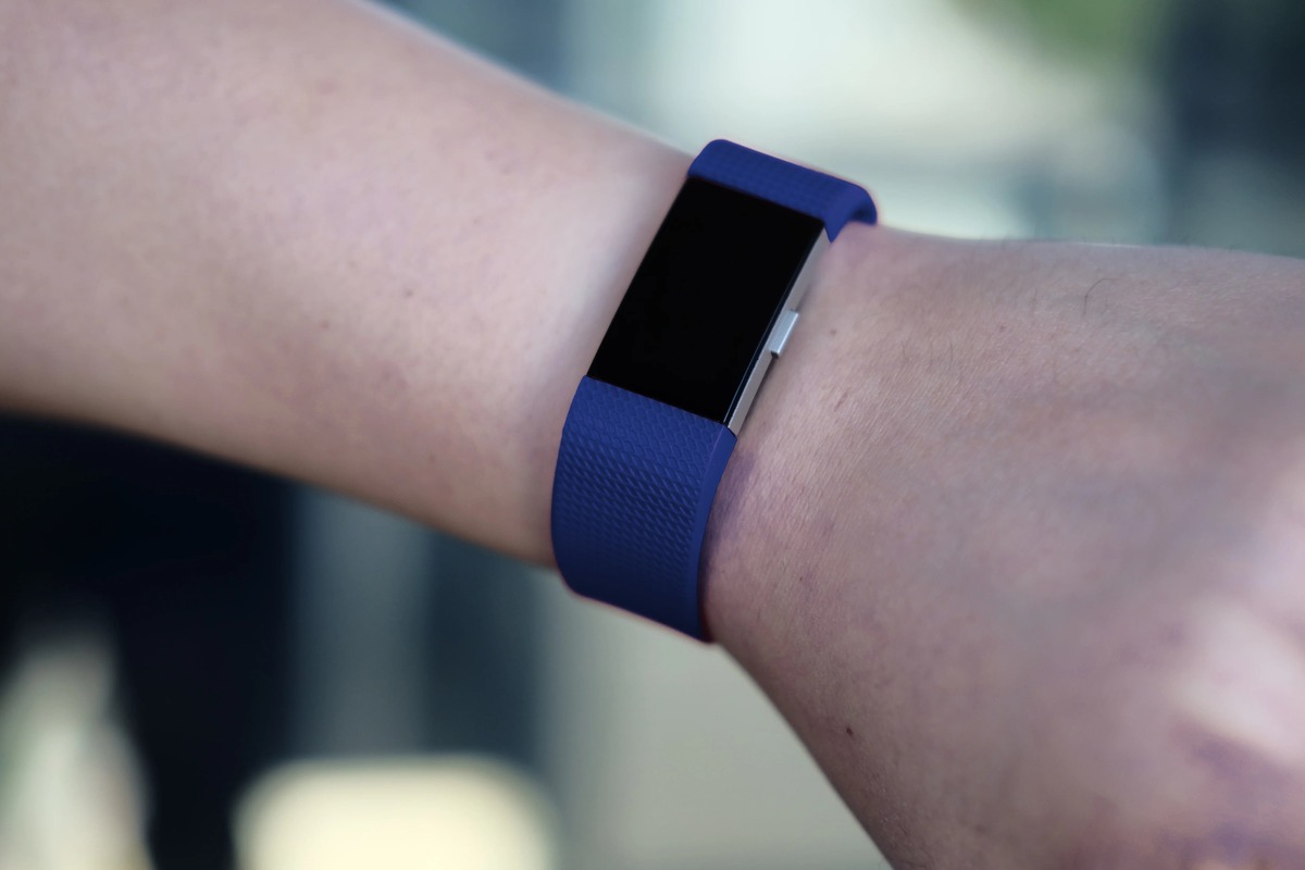 how-to-remove-band-on-fitbit-charge-2