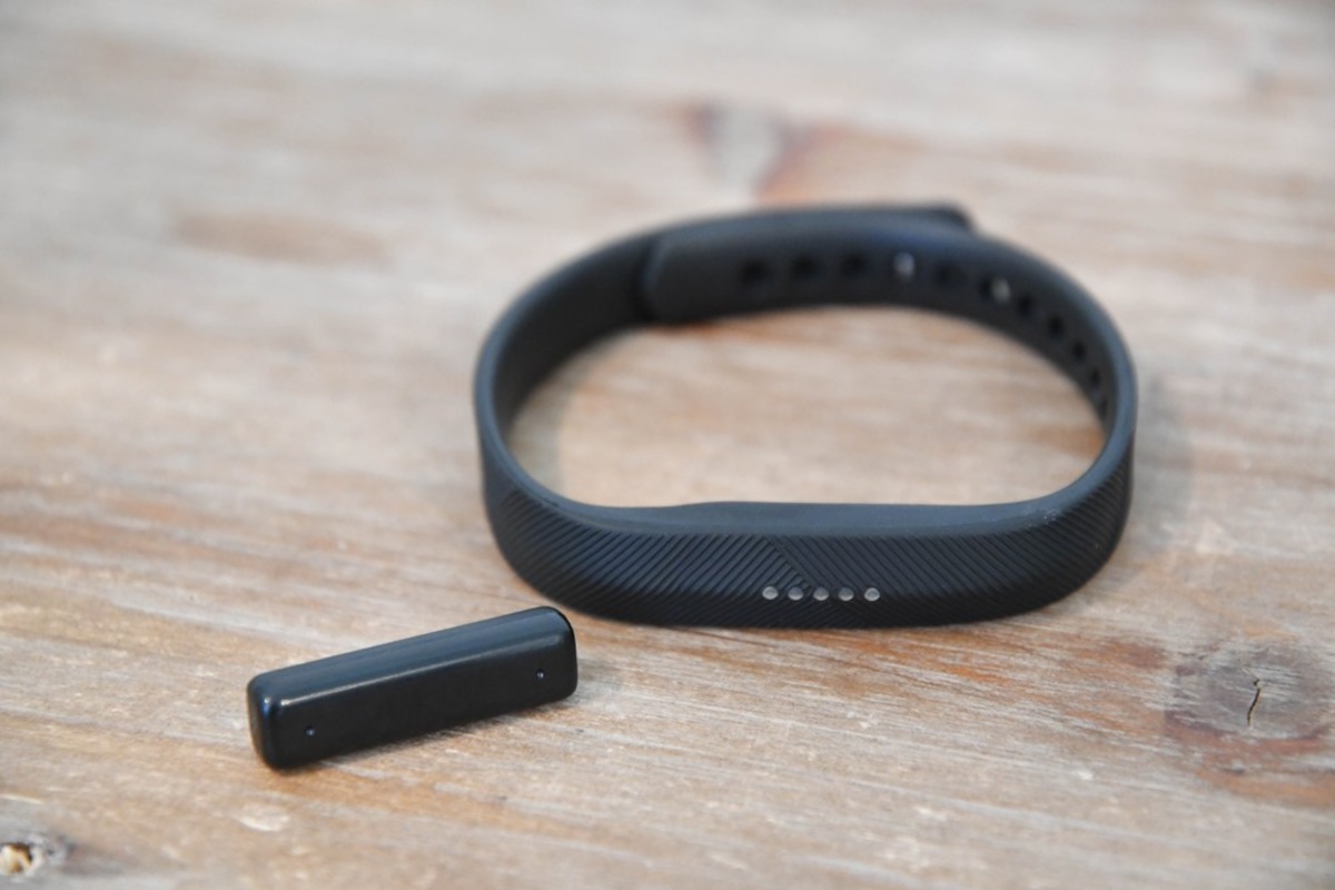 how-to-transfer-fitbit-flex-to-another-person