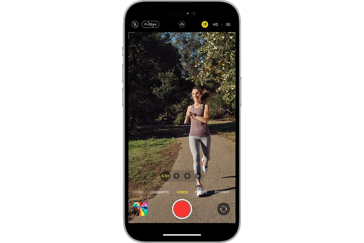 how-to-zoom-in-and-out-while-recording-video-on-your-iphone