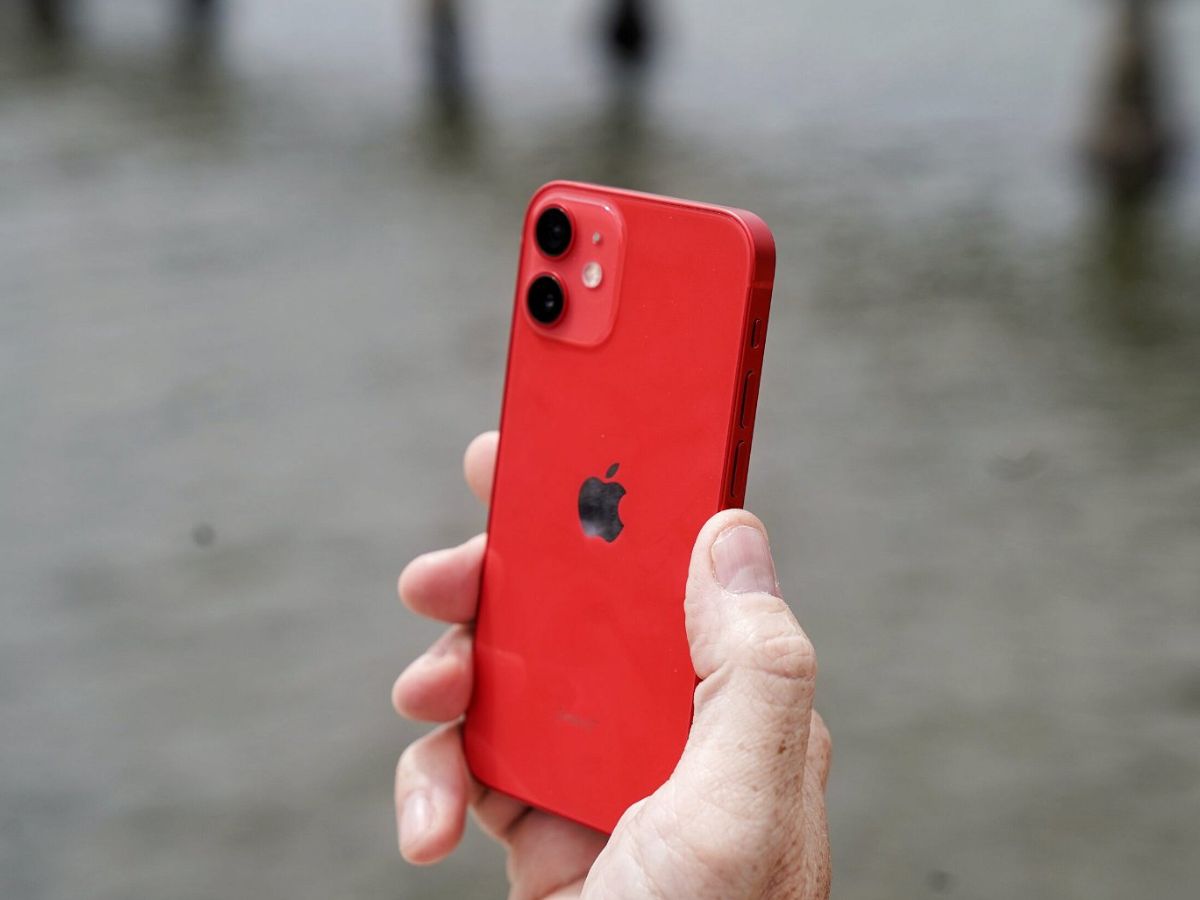 how-waterproof-is-iphone-12-mini