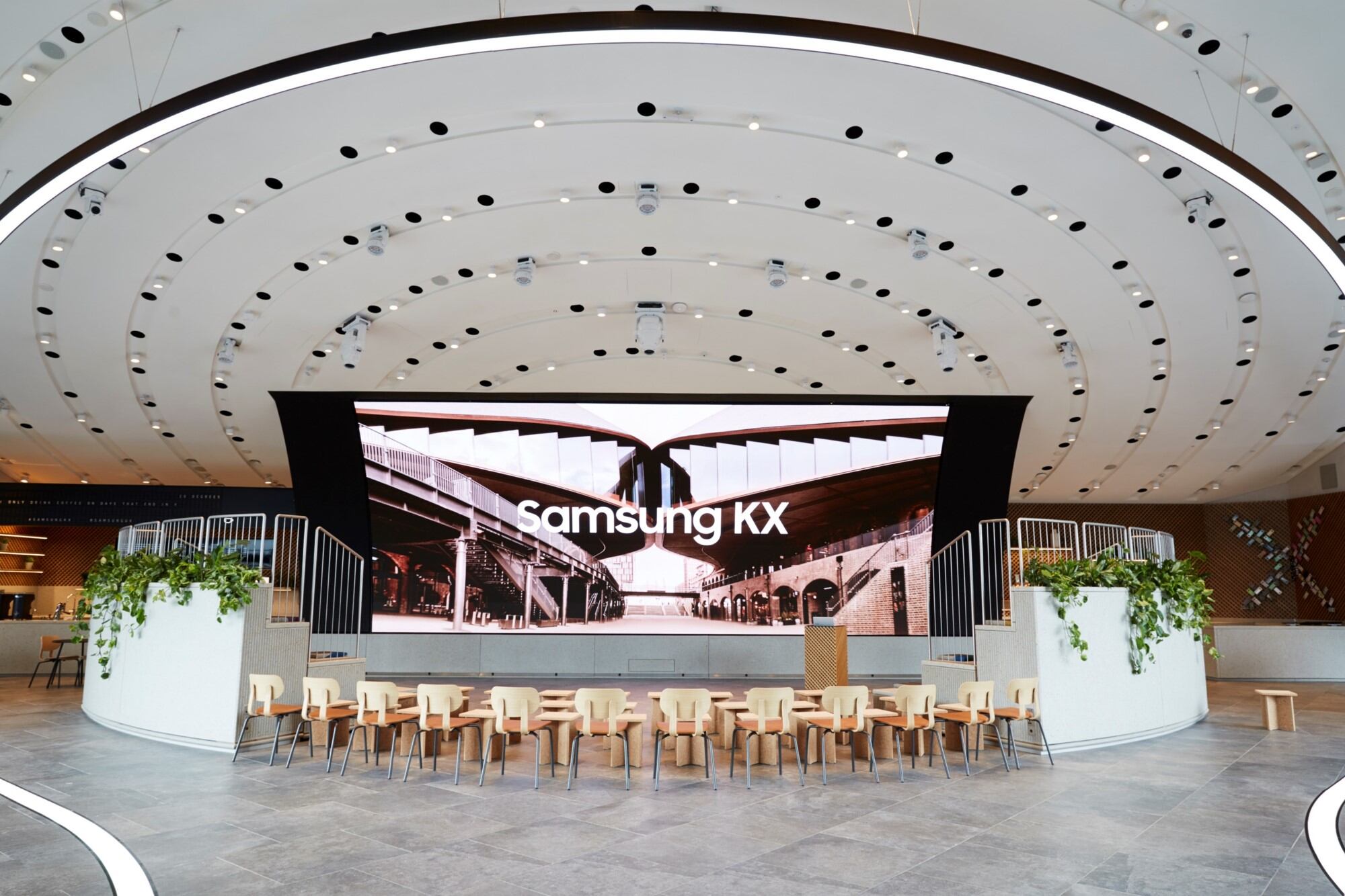 inside-samsung-kx-a-tech-playground-that-may-be-the-future-of-retail