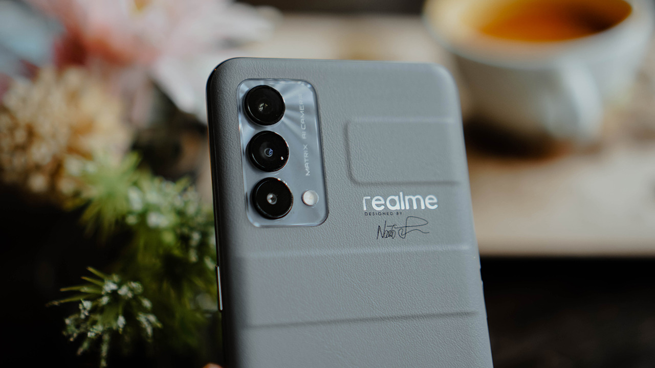 realme-gt-master-edition-hands-on-quirky-but-confusing