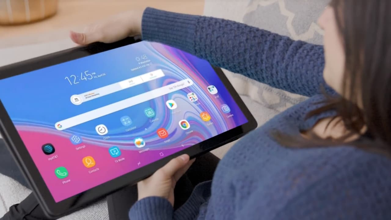 samsungs-galaxy-view-2-is-a-portable-tv-shaped-like-a-giant-tablet