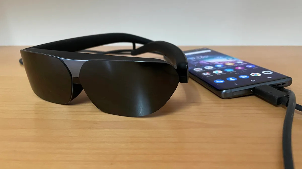 tcls-new-wearable-display-is-like-a-cinema-on-your-face