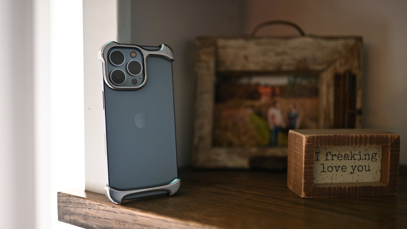 the-arc-pulse-is-a-barely-there-case-for-your-iphone-13