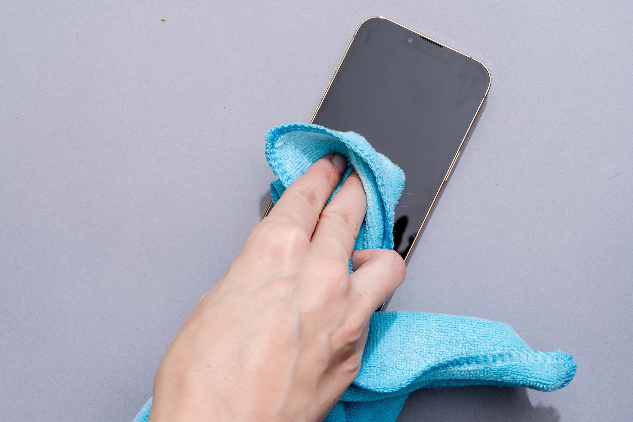 the-best-microfiber-cloths-for-smartphones-and-electronics
