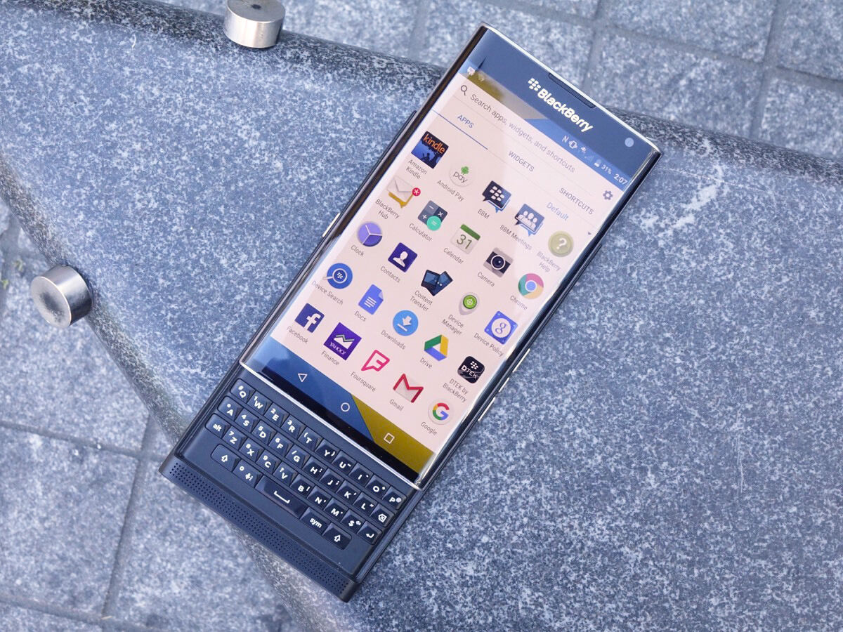 the-blackberry-priv-is-now-available-from-verizon
