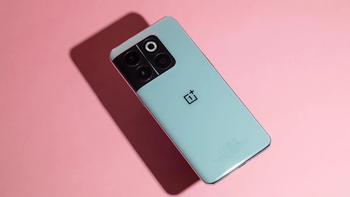 the-oneplus-10t-is-the-right-oneplus-phone-at-the-wrong-time