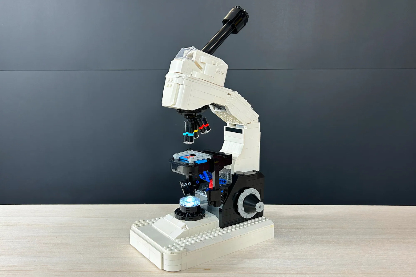 this-powerful-diy-microscope-is-made-from-legos
