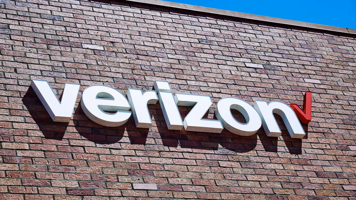 verizon-completely-exorcises-two-year-contracts-bumps-upgrade-fee