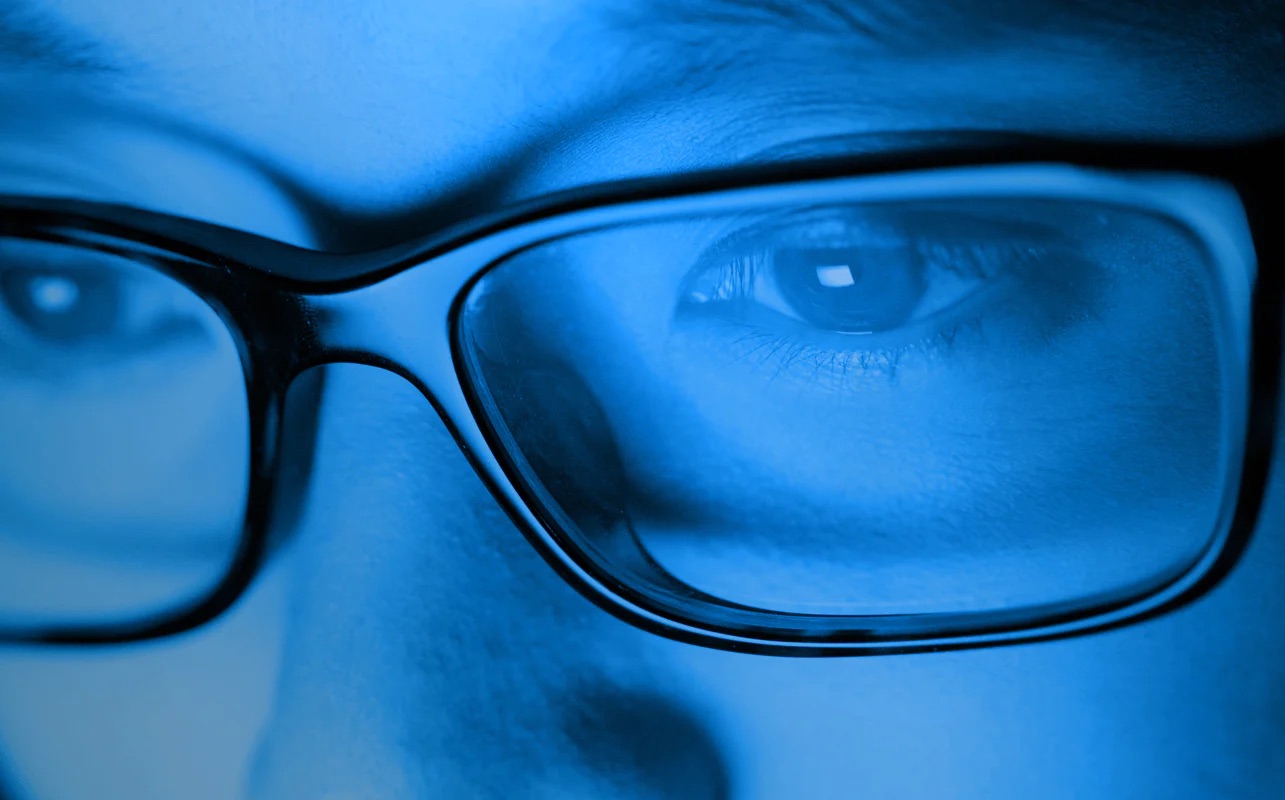 what-can-blue-light-glasses-help-with