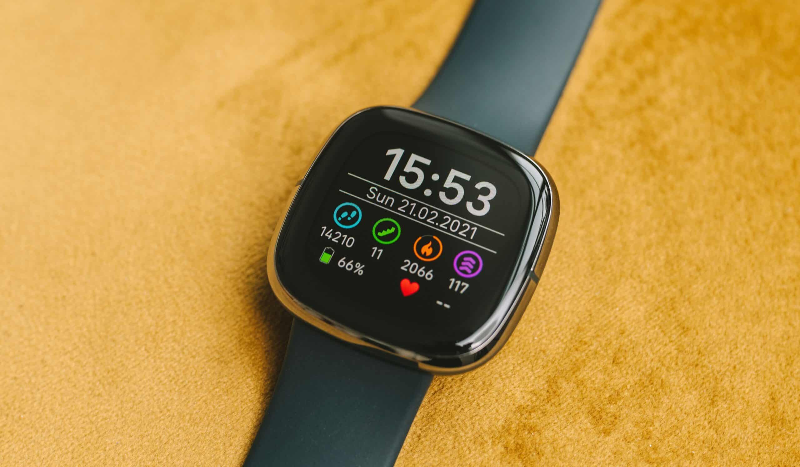 what-does-a-fitbit-versa-2-do