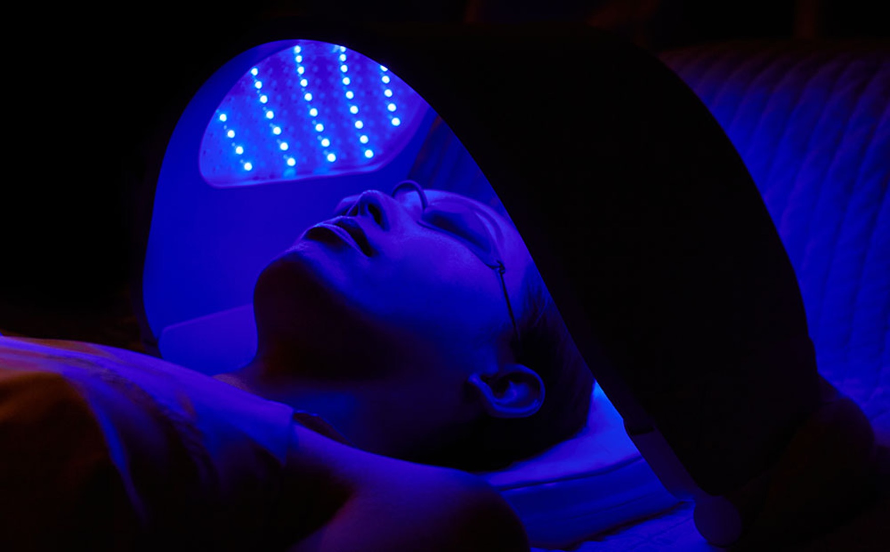 What Does Blue Light Therapy Help With Cellularnews
