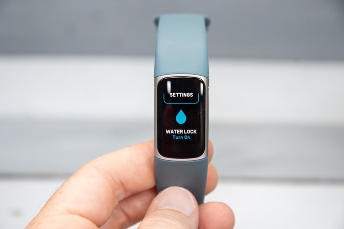 what-does-the-water-lock-do-on-fitbit