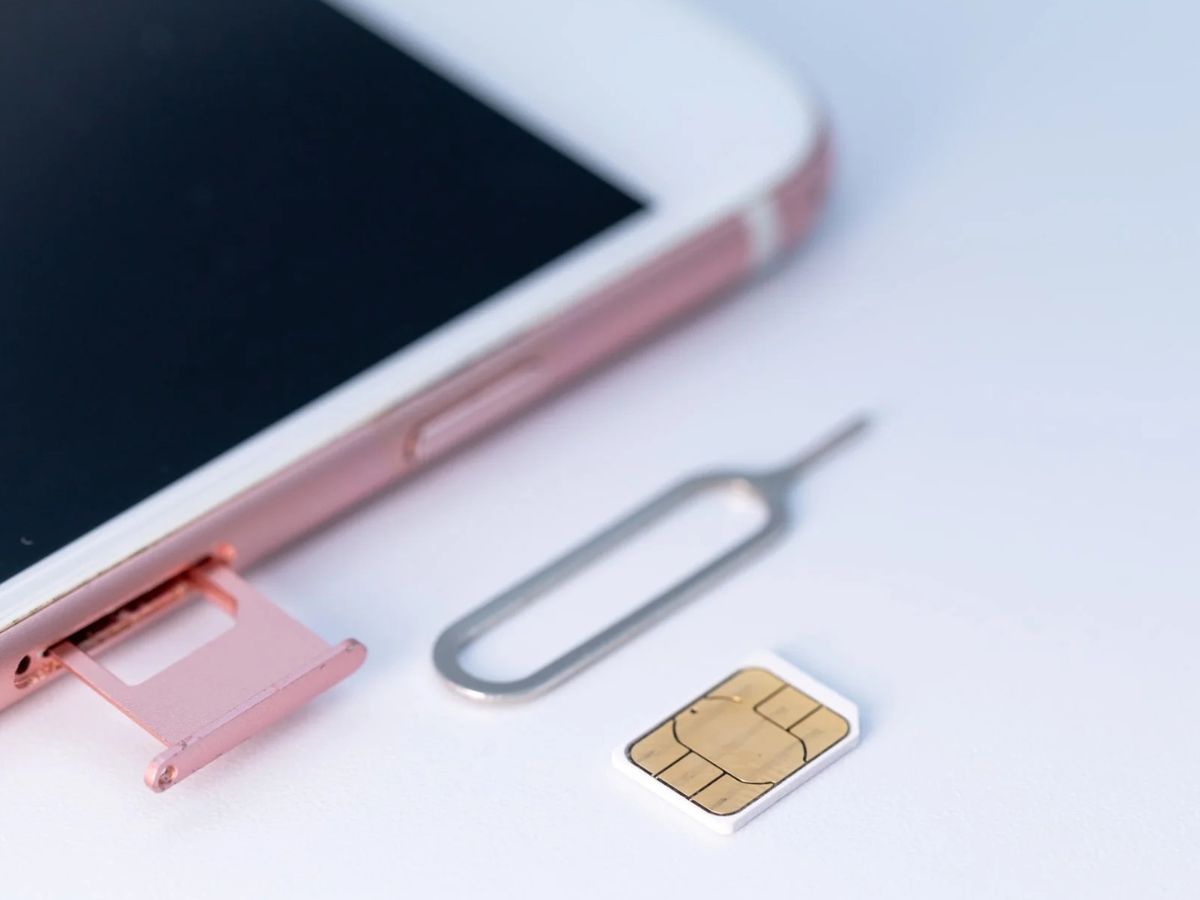 what-happens-if-you-take-out-your-sim-card-and-put-it-in-another-iphone