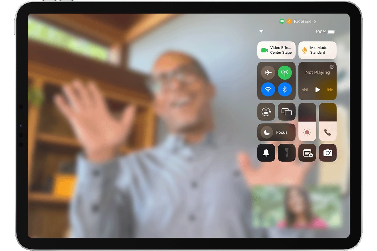 what-is-center-stage-for-ipad-how-to-use-center-stage-in-facetime-zoom