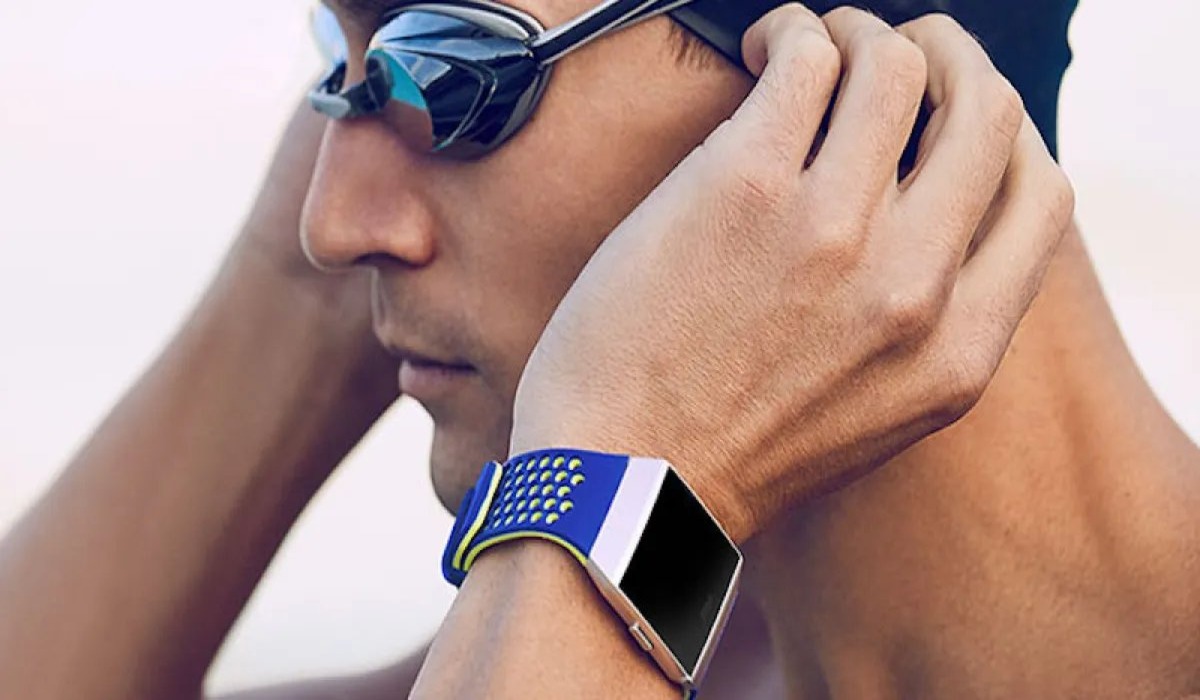 which-fitbit-is-waterproof-for-swimming