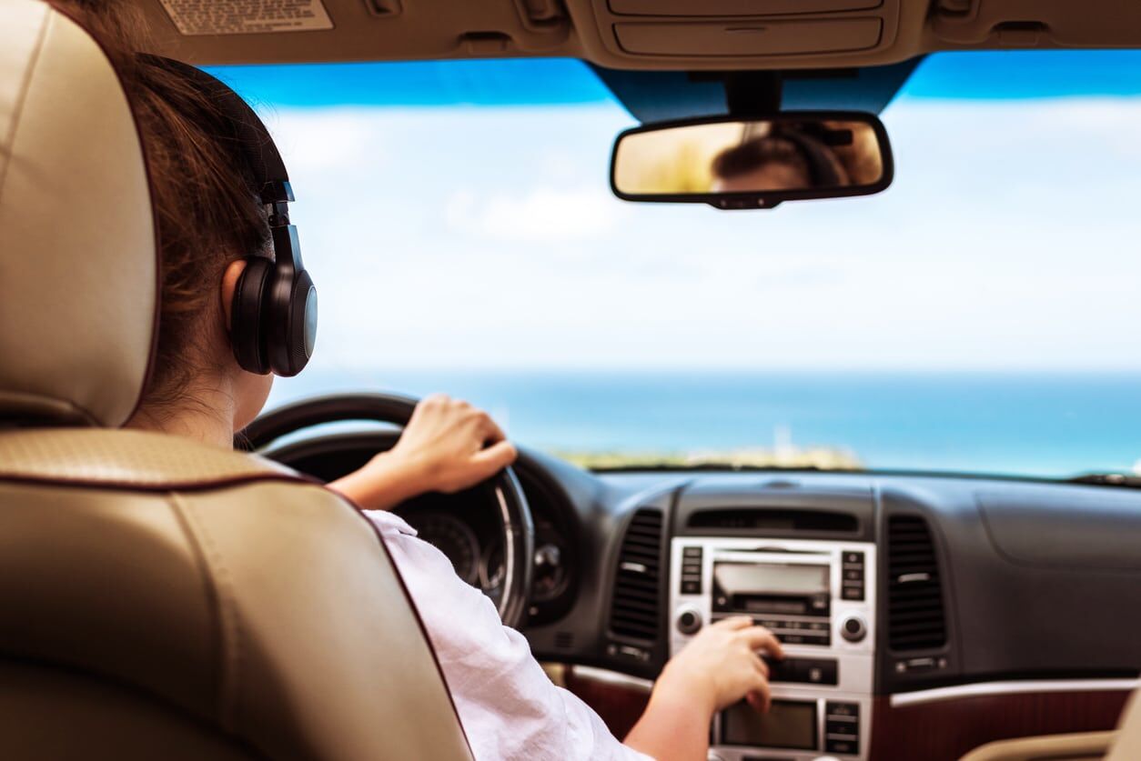 who-may-legally-drive-with-a-headset-covering-both-ears