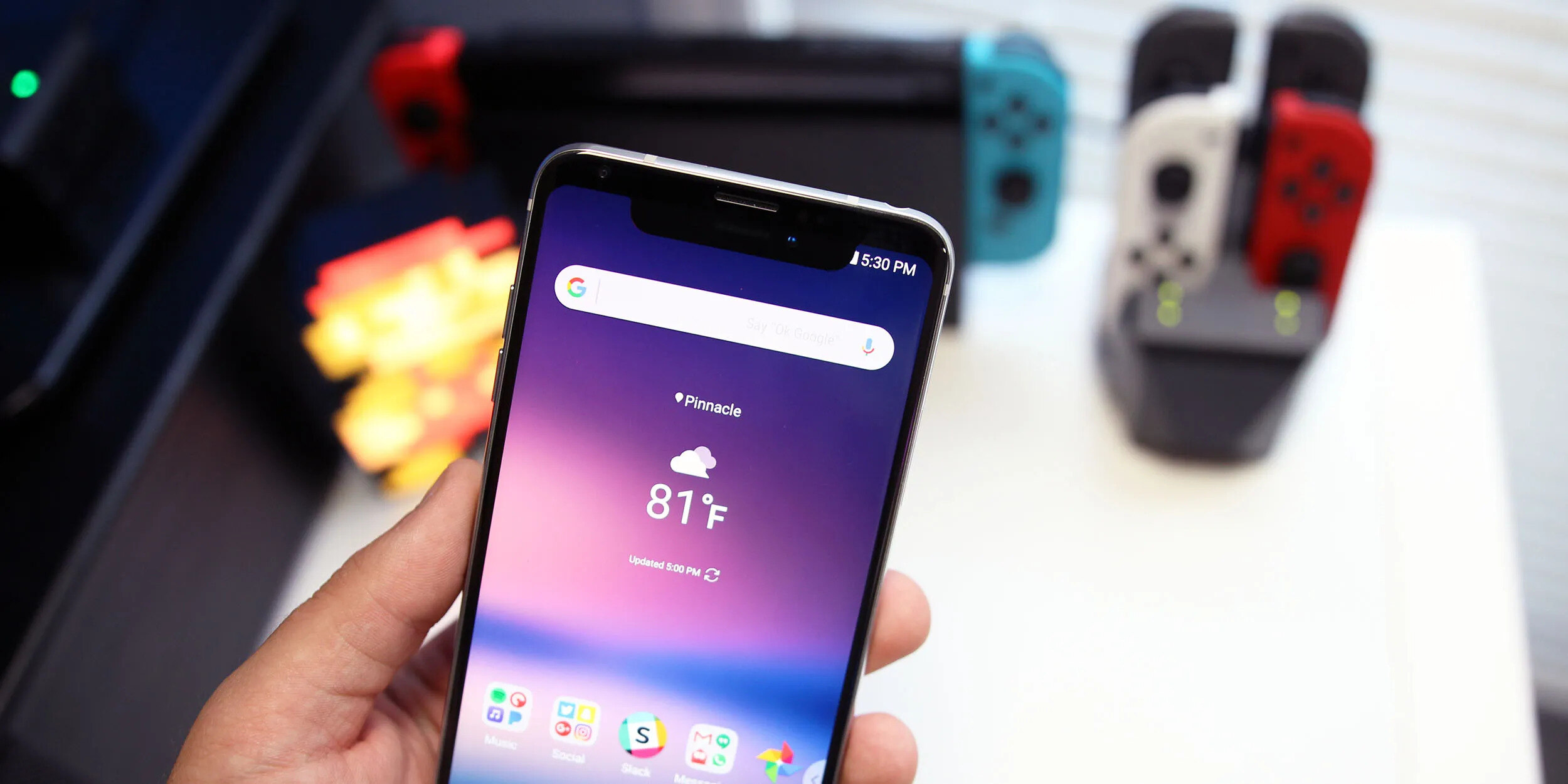 why-are-android-phone-makers-embracing-the-notch