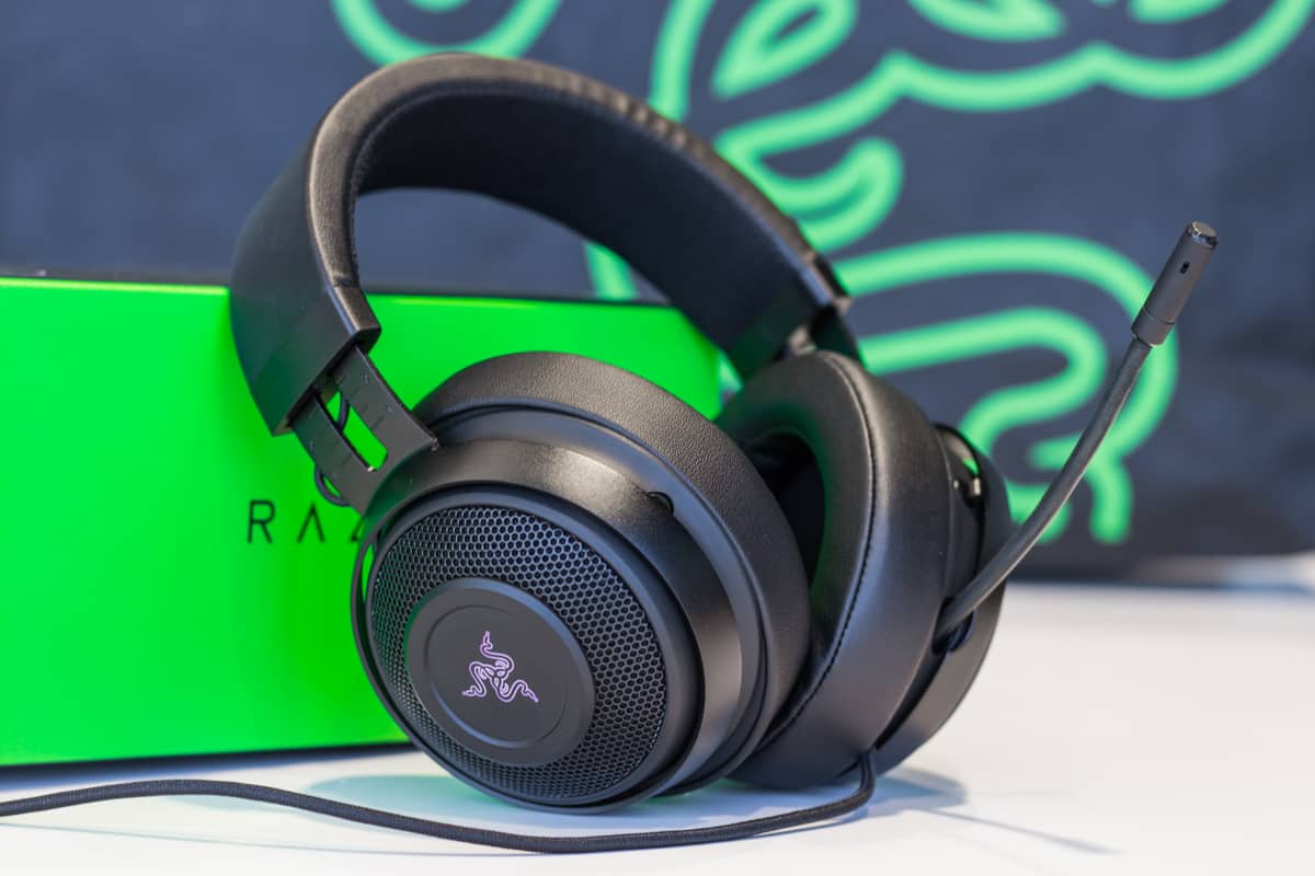 why-does-my-razer-headset-keep-cutting-out