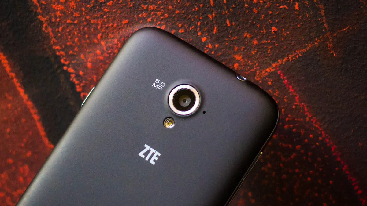 zte-launches-the-blade-force-cheapest-to-support-sprints-hpue